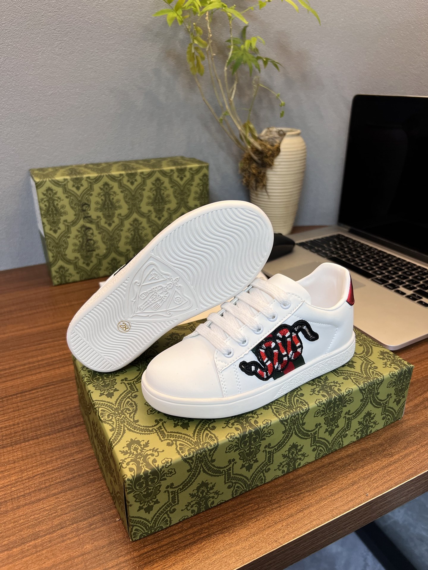 Children's shoes child